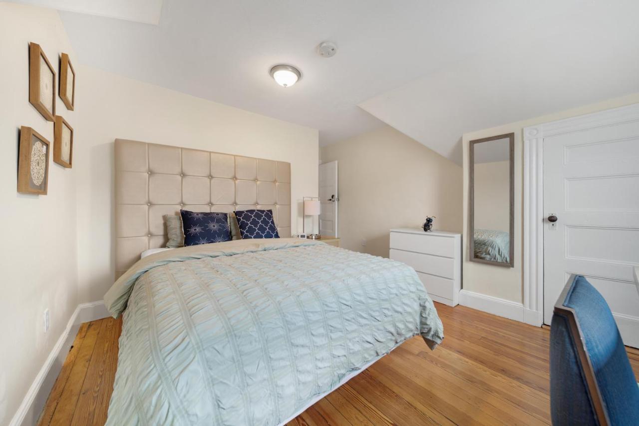 5Br 2Bh Bright & Spacious Apt In Brighton Бостон Экстерьер фото