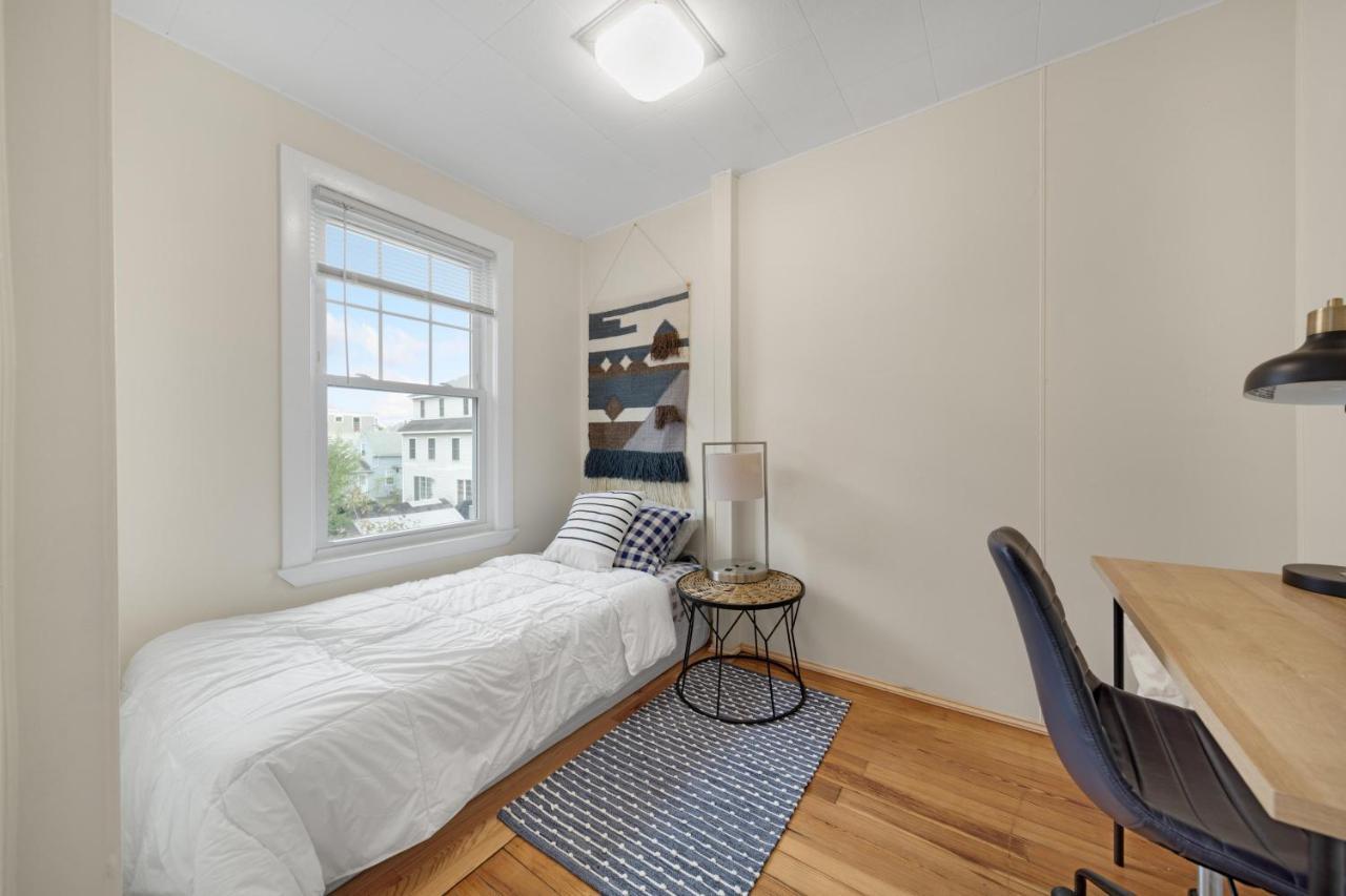 5Br 2Bh Bright & Spacious Apt In Brighton Бостон Экстерьер фото
