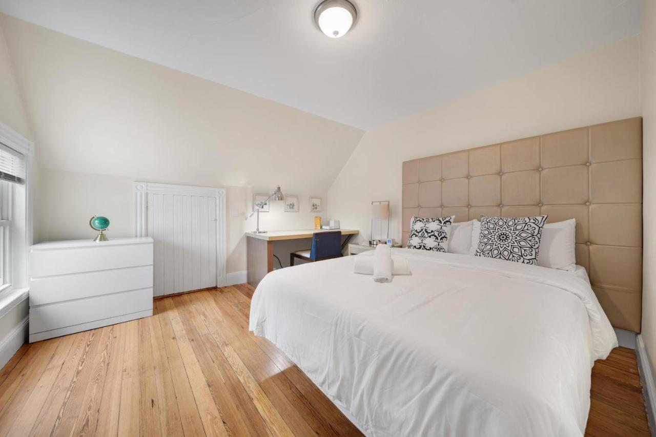 5Br 2Bh Bright & Spacious Apt In Brighton Бостон Экстерьер фото